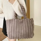 Fluffy tote taske