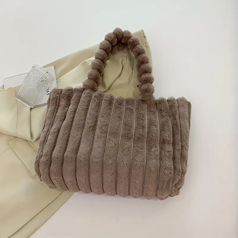 Fluffy tote taske